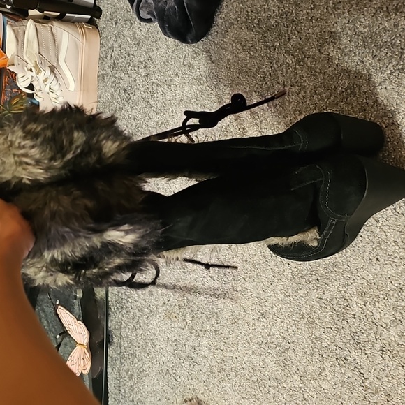 Aldo Black Suede/gray Faux Fur Wedge Boots - Picture 9 of 11